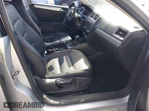 ✅ 2013 Volkswagen Jetta SE • VIN: 3VWDX7AJXDM362477 • Lot: 42035300. Listed on IAAI with 189,106 mi. Free auction sales archive from the USA and detailed vehicle history report at DreamBid. Image 5.