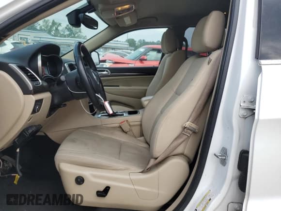 ✅ 2018 Jeep Grand Cherokee Laredo E • VIN: 1C4RJEAG2JC241930 • Lot: 56187645. Listed on Copart with 178,244 mi. Free auction sales archive from the USA and detailed vehicle history report at DreamBid. Image 7.