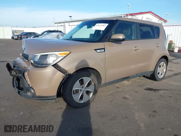 ✅ 2015 Kia Soul • VIN: KNDJN2A25F7215049 • Lot: 43515583. Wystawiony na IAAI z przebiegiem 60 822 mil. Bezpłatny archiwum sprzedaży aukcyjnych z USA i szczegółowy raport historii pojazdu na DreamBid. Zdjęcie 18.