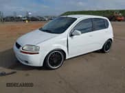 ✅ 2007 Chevrolet Aveo LS • VIN: KL1TD66617B757530 • Lot: 41658201. Wystawiony na IAAI z przebiegiem 132 073 mil. Bezpłatny archiwum sprzedaży aukcyjnych z USA i szczegółowy raport historii pojazdu na DreamBid. Zdjęcie 2.