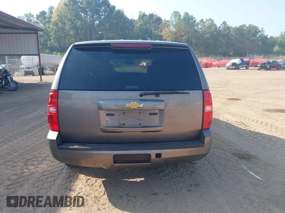 ✅ 2014 Chevrolet Tahoe Commercial • VIN: 1GNLC2E0XER104529 • Lot: 43217631. Wystawiony na IAAI z przebiegiem 237 010 mil. Bezpłatny archiwum sprzedaży aukcyjnych z USA i szczegółowy raport historii pojazdu na DreamBid. Zdjęcie 16.