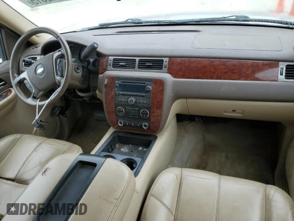 ✅ 2009 Chevrolet Suburban 1LT • VIN: 1GNFK26339R236515 • Lot: 53342815. Wystawiony na Copart z przebiegiem Nie podano. Bezpłatny archiwum sprzedaży aukcyjnych z USA i szczegółowy raport historii pojazdu na DreamBid. Zdjęcie 8.