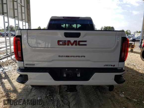 ✅ 2023 GMC Sierra 2500HD AT4 • VIN: 1GT49PEY4PF261377 • Lot: 85352395. Wystawiony na Copart z przebiegiem 40 306 mil. Bezpłatny archiwum sprzedaży aukcyjnych z USA i szczegółowy raport historii pojazdu na DreamBid. Zdjęcie 6.