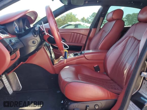 ✅ 2007 Maserati Quattroporte • VIN: ZAMFE39AX70031674 • Lot: 85429335. Wystawiony na Copart z przebiegiem 154 270 mil. Bezpłatny archiwum sprzedaży aukcyjnych z USA i szczegółowy raport historii pojazdu na DreamBid. Zdjęcie 7.