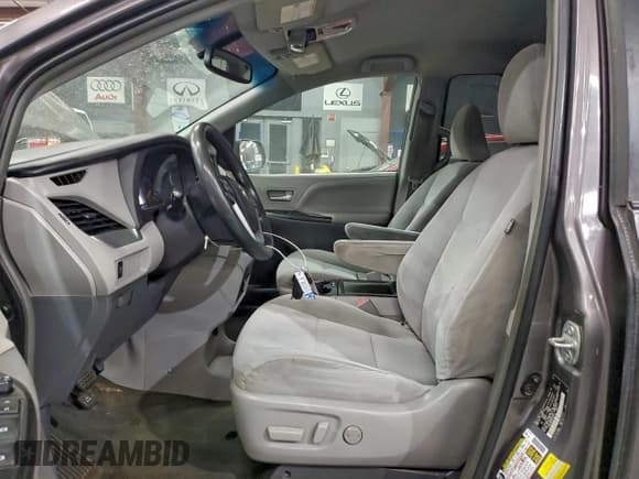 ✅ 2015 Toyota Sienna LE • VIN: 5TDKK3DC6FS583513 • Lot: 94920195. Listed on Copart with 188,720 mi. Free auction sales archive from the USA and detailed vehicle history report at DreamBid. Image 7.