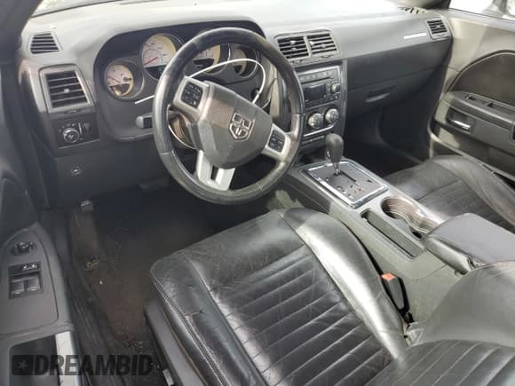 ✅ 2011 Dodge Challenger • VIN: 2B3CJ4DG0BH570315 • Lot: 70276054. Wystawiony na Copart z przebiegiem 181 808 mil. Bezpłatny archiwum sprzedaży aukcyjnych z USA i szczegółowy raport historii pojazdu na DreamBid. Zdjęcie 8.