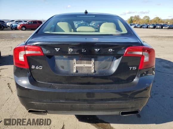 ✅ 2014 Volvo S60 T5 • VIN: YV1612FS7E2293428 • Lot: 89614105. Listed on Copart with 112,237 mi. Free auction sales archive from the USA and detailed vehicle history report at DreamBid. Image 6.