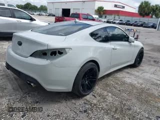 ✅ 2013 Hyundai Genesis Coupe R-Spec • VIN: KMHHT6KD0DU090273 • Lot: 41655234. Wystawiony na IAAI z przebiegiem 177 650 mil. Bezpłatny archiwum sprzedaży aukcyjnych z USA i szczegółowy raport historii pojazdu na DreamBid. Zdjęcie 4.