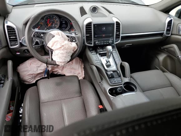 ✅ 2017 Porsche Cayenne • VIN: WP1AA2A22HKA88609 • Lot: 56906895. Listed on Copart with 24,337 mi. Free auction sales archive from the USA and detailed vehicle history report at DreamBid. Image 8.