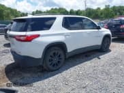 ✅ 2021 Chevrolet Traverse RS • VIN: 1GNEVJKW6MJ213041 • Lot: 42709170. Wystawiony na IAAI z przebiegiem 56 924 mil. Bezpłatny archiwum sprzedaży aukcyjnych z USA i szczegółowy raport historii pojazdu na DreamBid. Zdjęcie 4.