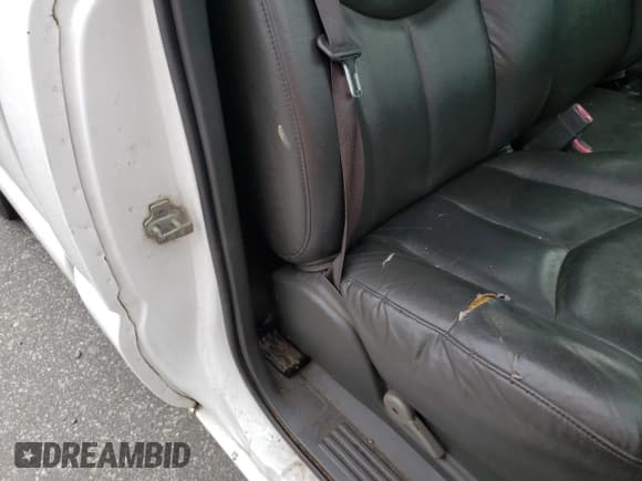 ✅ 2005 Chevrolet Silverado 1500 Work Truck • VIN: 1GCEC14X55Z263257 • Лот: 72441684. Опубликован ранее на Copart с пробегом 168 940 миль. Бесплатный доступ к архиву аукционных продаж из США и подробный отчёт об истории автомобиля на DreamBid. Изображение 10.