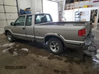 ✅ 1998 Chevrolet S-10 LS • VIN: 1GCCS1947WK194607 • Лот: 85561154. Опубликован ранее на Copart с пробегом 139 246 миль. Бесплатный доступ к архиву аукционных продаж из США и подробный отчёт об истории автомобиля на DreamBid. Изображение 2.
