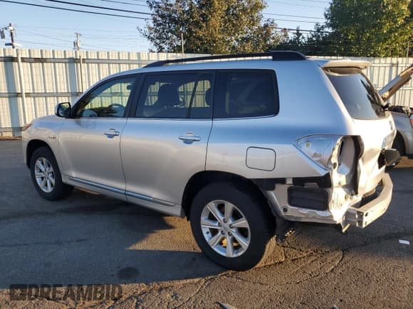 ✅ 2012 Toyota Highlander • VIN: JTEBC3EH5C2010429 • Lot: 90608385. Wystawiony na Copart z przebiegiem 224 356 mil. Bezpłatny archiwum sprzedaży aukcyjnych z USA i szczegółowy raport historii pojazdu na DreamBid. Zdjęcie 2.