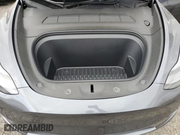 ✅ 2023 Tesla Model Y Long Range • VIN: 7SAYGDEE6PF848778 • Lot: 93710175. Wystawiony na Copart z przebiegiem 34 473 mil. Bezpłatny archiwum sprzedaży aukcyjnych z USA i szczegółowy raport historii pojazdu na DreamBid. Zdjęcie 11.