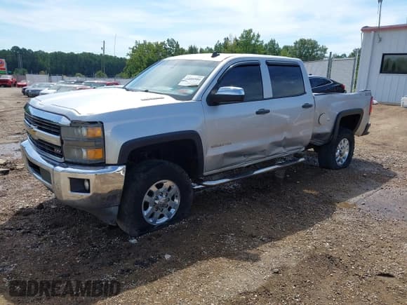 ✅ 2015 Chevrolet Silverado 2500HD LT • VIN: 1GC1KVE88FF156755 • Lot: 43061880. Listed on IAAI with 240,165 mi. Free auction sales archive from the USA and detailed vehicle history report at DreamBid. Image 2.
