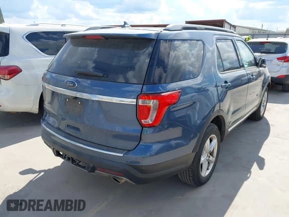 ✅ 2018 Ford Explorer XLT • VIN: 1FM5K7D85JGB08272 • Lot: 43386379. Wystawiony na IAAI z przebiegiem 118 601 mil. Bezpłatny archiwum sprzedaży aukcyjnych z USA i szczegółowy raport historii pojazdu na DreamBid. Zdjęcie 4.