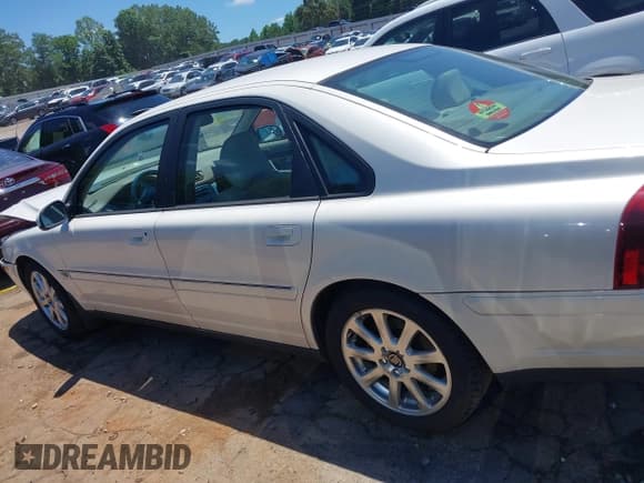 ✅ 2003 Volvo S80 • VIN: YV1TS91Z031304253 • Lot: 39456223. Wystawiony na IAAI z przebiegiem 62 592 mil. Bezpłatny archiwum sprzedaży aukcyjnych z USA i szczegółowy raport historii pojazdu na DreamBid. Zdjęcie 14.