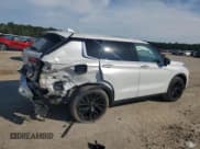 ✅ 2024 Mitsubishi Outlander SE • VIN: JA4J3VA81RZ028390 • Lot: 70462035. Listed on Copart with 17,117 mi. Free auction sales archive from the USA and detailed vehicle history report at DreamBid. Image 3.