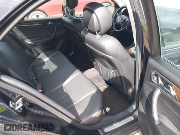 ✅ 2006 Mercedes-Benz C 280 Luxury • VIN: WDBRF92H06F772788 • Lot: 41841034. Wystawiony na IAAI z przebiegiem 167 479 mil. Bezpłatny archiwum sprzedaży aukcyjnych z USA i szczegółowy raport historii pojazdu na DreamBid. Zdjęcie 8.