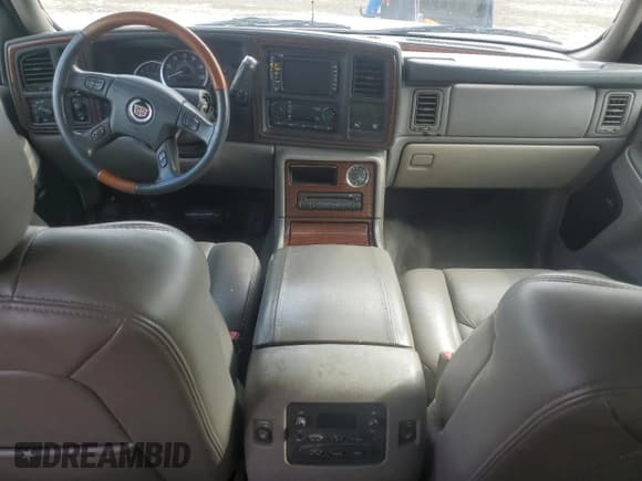 ✅ 2004 Cadillac Escalade • VIN: 1GYEK63N44R231327 • Lot: 84036015. Listed on Copart with Not provided. Free auction sales archive from the USA and detailed vehicle history report at DreamBid. Image 8.