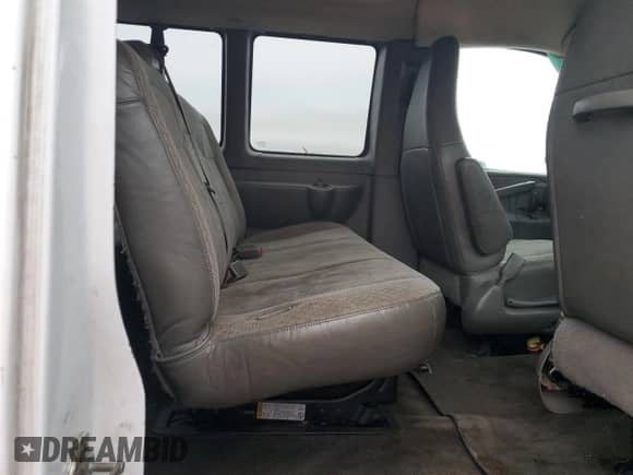 2016 Chevrolet Express Passenger LT z VIN 1GAZGPFG3G1162363, wystawiony jako Copart lot #79928954 z przebiegiem 136 961 mil mil oraz Szkoda całkowita • Salvage title. Historia ofert i sprzedaży dostępna na DreamBid. Obrazek 11.