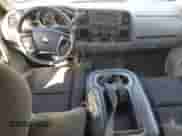 2010 Chevrolet Silverado 2500HD Work Truck z VIN 1GC4KVBG2AF138589, wystawiony jako Copart lot #52074695 z przebiegiem 328 916 mil mil oraz Szkoda całkowita • Salvage title. Historia ofert i sprzedaży dostępna na DreamBid. Obrazek 8.