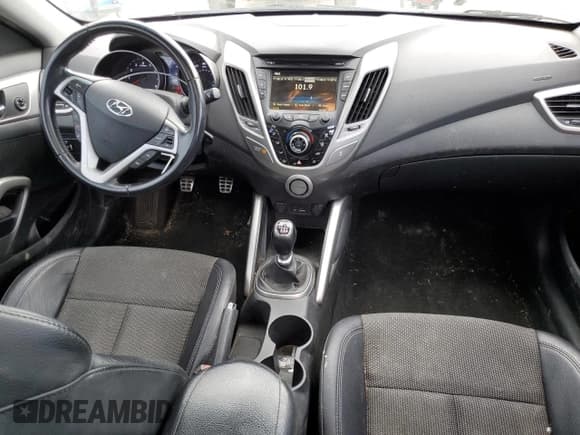 ✅ 2013 Hyundai Veloster w/Black Int • VIN: KMHTC6AD9DU158159 • Lot: 48942295. Wystawiony na Copart z przebiegiem 127 370 mil. Bezpłatny archiwum sprzedaży aukcyjnych z USA i szczegółowy raport historii pojazdu na DreamBid. Zdjęcie 8.