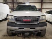 ✅ 2002 GMC Sierra 2500HD SLE • VIN: 1GTHK231X2F180763 • Lot: 42344945. Wystawiony na Copart z przebiegiem 216 956 mil. Bezpłatny archiwum sprzedaży aukcyjnych z USA i szczegółowy raport historii pojazdu na DreamBid. Zdjęcie 5.