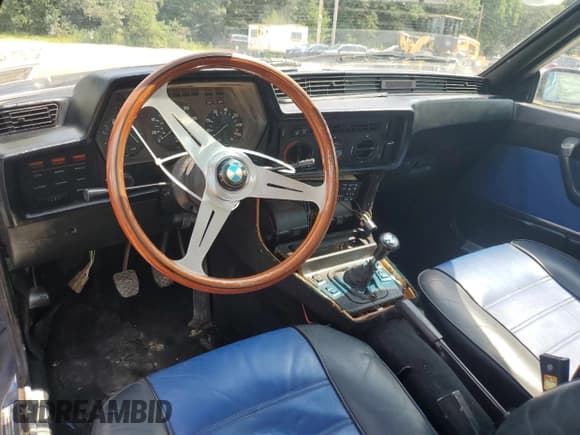 ✅ 1977 BMW 3 Series • VIN: 5505082 • Lot: 65131814. Wystawiony na Copart z przebiegiem 85 044 mil. Bezpłatny archiwum sprzedaży aukcyjnych z USA i szczegółowy raport historii pojazdu na DreamBid. Zdjęcie 8.