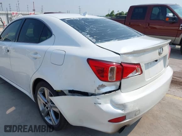 ✅ 2011 Lexus IS 250 • VIN: JTHBF5C27B5155666 • Лот: 42286694. Опубликован ранее на IAAI с пробегом 177 982 миль. Бесплатный доступ к архиву аукционных продаж из США и подробный отчёт об истории автомобиля на DreamBid. Изображение 6.