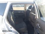 ✅ 2016 Nissan Rogue S • VIN: 5N1AT2MN2GC775093 • Lot: 43667247. Wystawiony na IAAI z przebiegiem 68 604 mil. Bezpłatny archiwum sprzedaży aukcyjnych z USA i szczegółowy raport historii pojazdu na DreamBid. Zdjęcie 8.