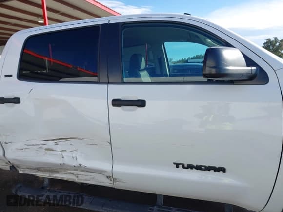 ✅ 2016 Toyota Tundra SR5 • VIN: 5TFEM5F10GX108417 • Lot: 41361449. Listed on IAAI with 105,502 mi. Free auction sales archive from the USA and detailed vehicle history report at DreamBid. Image 13.