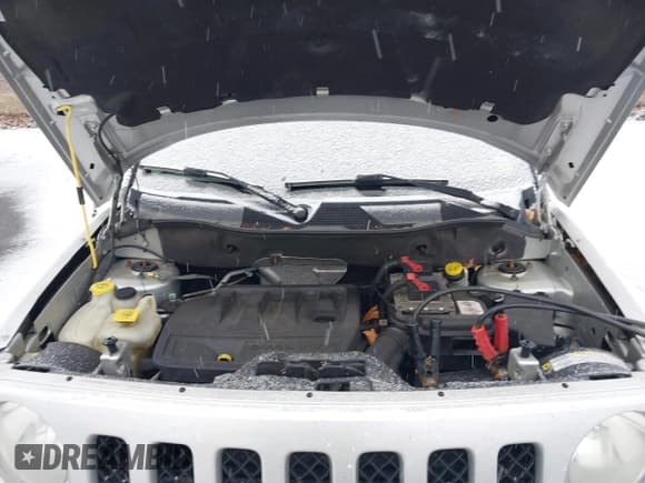 ✅ 2011 Jeep Patriot Latitude X • VIN: 1J4NF4GB4BD165266 • Lot: 41267575. Wystawiony na IAAI z przebiegiem 96 402 mil. Bezpłatny archiwum sprzedaży aukcyjnych z USA i szczegółowy raport historii pojazdu na DreamBid. Zdjęcie 10.