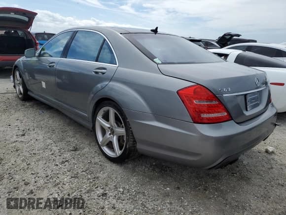 ✅ 2010 Mercedes-Benz S 63 AMG • VIN: WDDNG7HBXAA318676 • Lot: 75618024. Wystawiony na Copart z przebiegiem 210 137 mil. Bezpłatny archiwum sprzedaży aukcyjnych z USA i szczegółowy raport historii pojazdu na DreamBid. Zdjęcie 2.