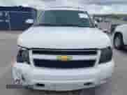 2014 Chevrolet Suburban LT z VIN 1GNSCJE02ER153469, wystawiony jako IAAI lot #42481563 z przebiegiem 249 441 mil mil oraz . Historia ofert i sprzedaży dostępna na DreamBid. Obrazek 13.