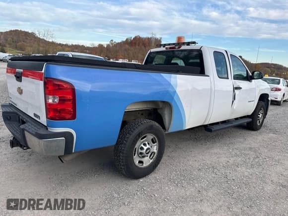 ✅ 2013 Chevrolet Silverado 2500HD • VIN: 1GC2KVCB0DZ305870 • Lot: 43870601. Wystawiony na IAAI z przebiegiem 159 958 mil. Bezpłatny archiwum sprzedaży aukcyjnych z USA i szczegółowy raport historii pojazdu na DreamBid. Zdjęcie 2.