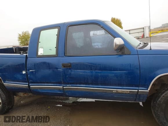 ✅ 1993 Chevrolet Silverado 1500 • VIN: 2GCEK19KXP1186381 • Lot: 43589229. Wystawiony na IAAI z przebiegiem 261 205 mil. Bezpłatny archiwum sprzedaży aukcyjnych z USA i szczegółowy raport historii pojazdu na DreamBid. Zdjęcie 13.