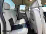 2011 Chevrolet Silverado 1500 LT z VIN 1GCRCSE06BZ293467, wystawiony jako Copart lot #80961145 z przebiegiem 155 667 mil mil oraz Szkoda całkowita • Salvage title. Historia ofert i sprzedaży dostępna na DreamBid. Obrazek 10.