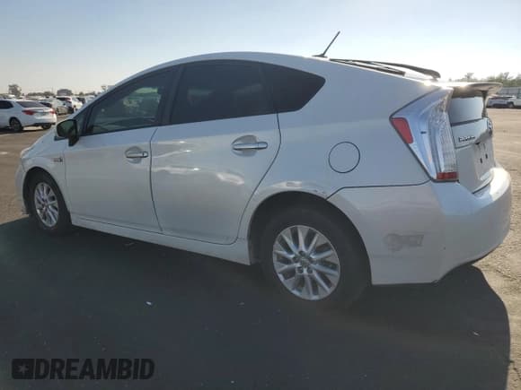 ✅ 2015 Toyota Prius • VIN: JTDKN3DP0F3065411 • Lot: 90849205. Listed on Copart with 215,048 mi. Free auction sales archive from the USA and detailed vehicle history report at DreamBid. Image 2.