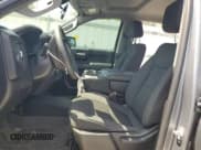 ✅ 2020 Chevrolet Silverado 1500 Custom • VIN: 1GCPWBEH0LZ332026 • Lot: 68916944. Wystawiony na Copart z przebiegiem 59 635 mil. Bezpłatny archiwum sprzedaży aukcyjnych z USA i szczegółowy raport historii pojazdu na DreamBid. Zdjęcie 7.