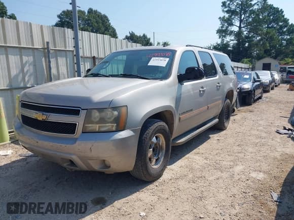 ✅ 2007 Chevrolet Suburban LT • VIN: 3GNFC16J57G318880 • Лот: 42993078. Опубликован ранее на IAAI с пробегом 145 185 миль. Бесплатный доступ к архиву аукционных продаж из США и подробный отчёт об истории автомобиля на DreamBid. Изображение 2.
