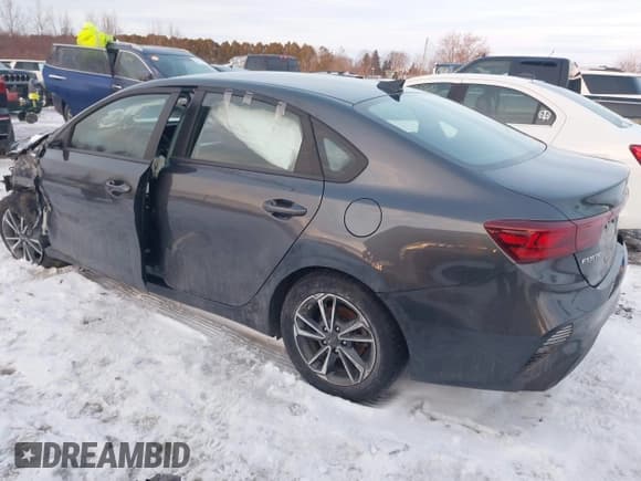✅ 2023 Kia Forte LX • VIN: 3KPF24AD3PE675758 • Лот: 41706634. Опубликован ранее на IAAI с пробегом 17 828 миль. Бесплатный доступ к архиву аукционных продаж из США и подробный отчёт об истории автомобиля на DreamBid. Изображение 3.