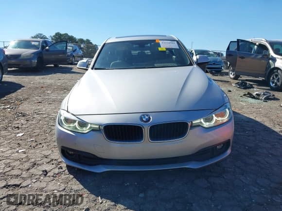 ✅ 2018 BMW 3 Series 320i xDrive • VIN: WBA8A3C56JA491482 • Lot: 43374501. Listed on IAAI with 109,412 mi. Free auction sales archive from the USA and detailed vehicle history report at DreamBid. Image 13.