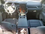 ✅ 2025 GMC Acadia FWD Elevation • VIN: 1GKENKRS2SJ276480 • Lot: 90838315. Wystawiony na Copart z przebiegiem 1 923 mil. Bezpłatny archiwum sprzedaży aukcyjnych z USA i szczegółowy raport historii pojazdu na DreamBid. Zdjęcie 8.