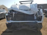 ✅ 2025 Chevrolet Silverado 2500HD • VIN: 1GC0KLE71SF192028 • Lot: 71370845. Wystawiony na Copart z przebiegiem 15 609 mil. Bezpłatny archiwum sprzedaży aukcyjnych z USA i szczegółowy raport historii pojazdu na DreamBid. Zdjęcie 5.