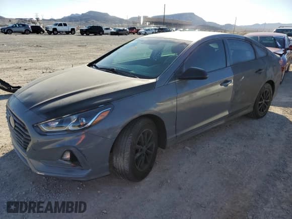 ✅ 2019 Hyundai Sonata SE • VIN: 5NPE24AF5KH754687 • Lot: 43632343. Listed on Copart with 40,329 mi. Free auction sales archive from the USA and detailed vehicle history report at DreamBid. Image 1.