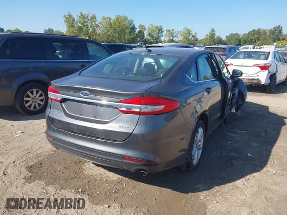 ✅ 2018 Ford Fusion SE • VIN: 3FA6P0LU6JR124351 • Lot: 43196507. Wystawiony na IAAI z przebiegiem 79 873 mil. Bezpłatny archiwum sprzedaży aukcyjnych z USA i szczegółowy raport historii pojazdu na DreamBid. Zdjęcie 4.