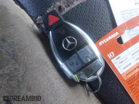 ✅ 2013 Mercedes-Benz C 300 Sport • VIN: WDDGF8ABXDR242135 • Lot: 43650458. Wystawiony na IAAI z przebiegiem 151 441 mil. Bezpłatny archiwum sprzedaży aukcyjnych z USA i szczegółowy raport historii pojazdu na DreamBid. Zdjęcie 11.