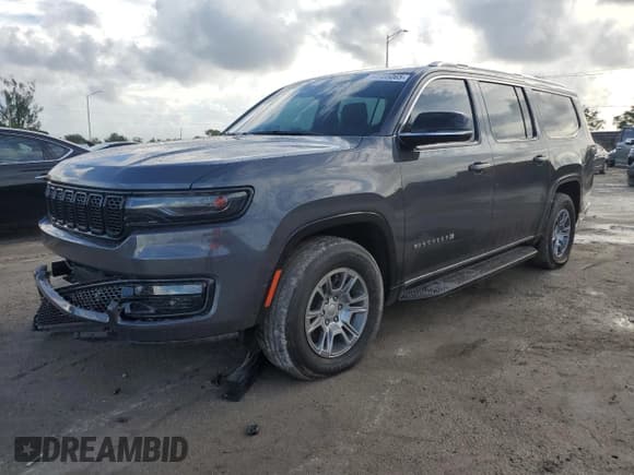 ✅ 2024 Jeep Wagoneer • VIN: 1C4SJSAP1RS116225 • Лот: 64605065. Опубликован ранее на Copart с пробегом 33 475 миль. Бесплатный доступ к архиву аукционных продаж из США и подробный отчёт об истории автомобиля на DreamBid. Изображение 1.