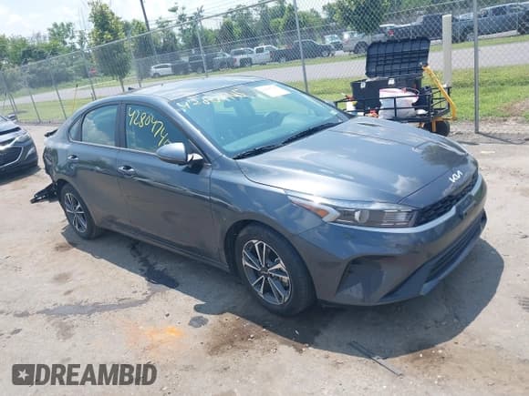 ✅ 2024 Kia Forte LXS • VIN: 3KPF24AD6RE804742 • Lot: 42804745. Listed on IAAI with 9,939 mi. Free auction sales archive from the USA and detailed vehicle history report at DreamBid. Image 1.